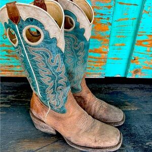 Women’s cowboy boots